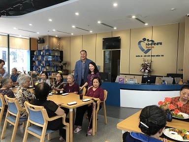 Làm việc tại Tập đoàn Nhân Ái