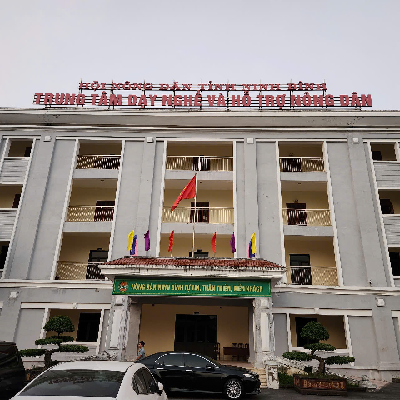 Gặp gỡ và làm việc với Hội Nông dân Tỉnh Ninh Bình